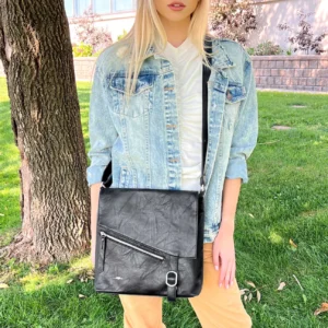 LoganMessengerBlackLS-h-02486-b_1296x