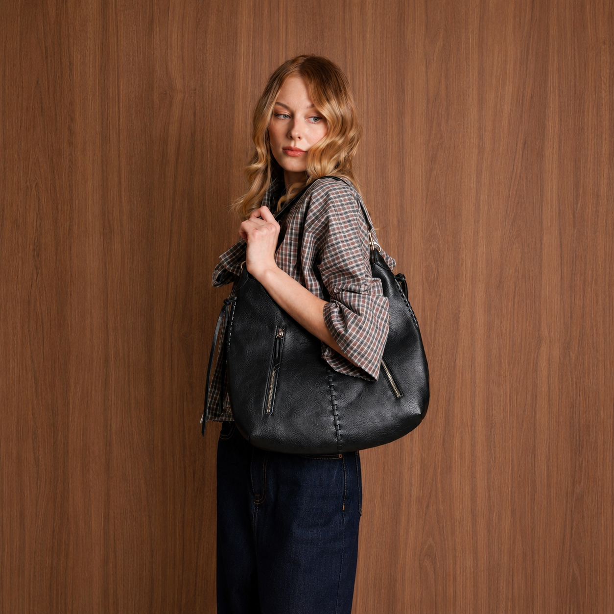 Clover_black_1296x Clover_black_1296x