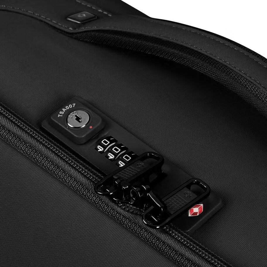 Airea Spinner Carry-On L7 Airea Spinner Carry-On L7